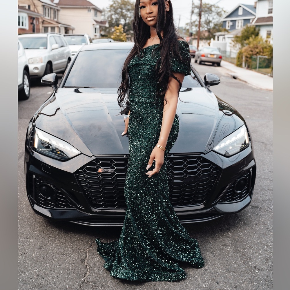 Emerald green dress !